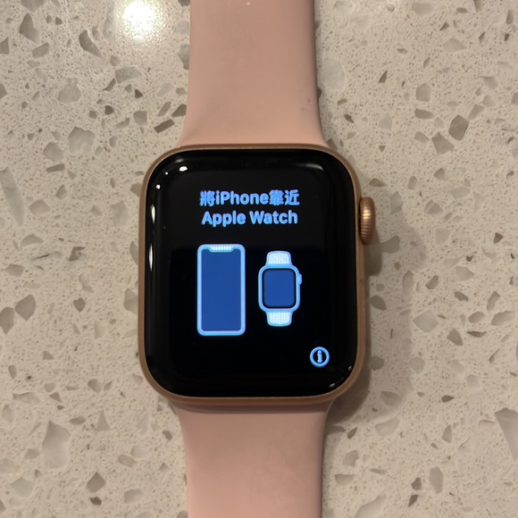 Apple Watch - Picture 2 of 3